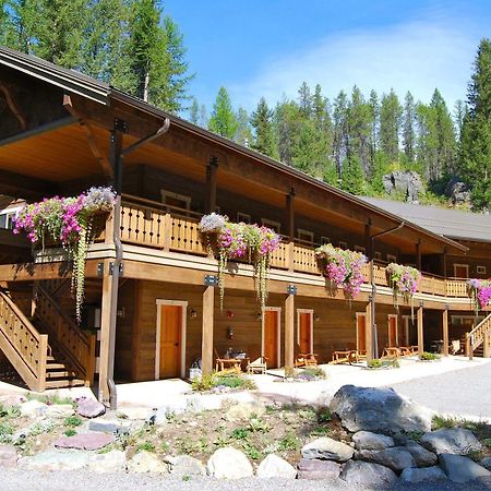 Glacier Guides Lodge ウェスト・グレイシャー エクステリア 写真